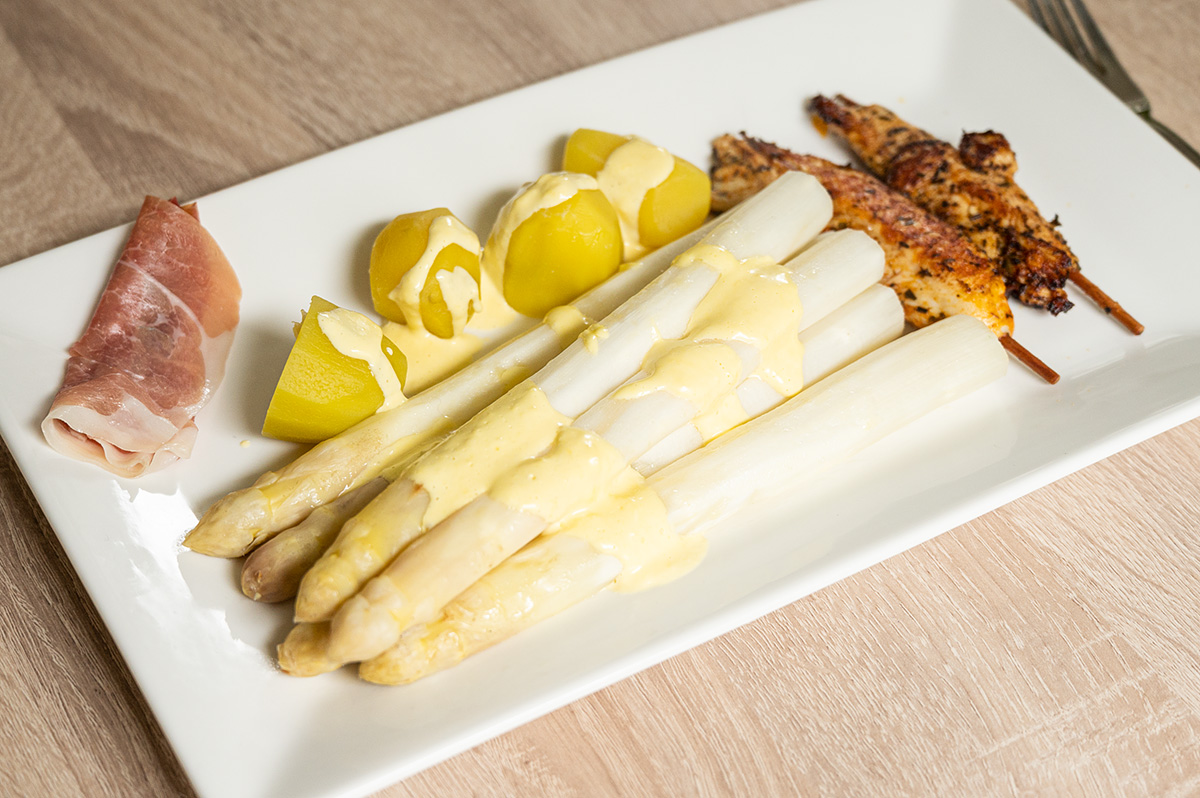 Spargel mit Kartoffeln und Bacon